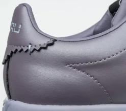Discount Roam Women Sneakers